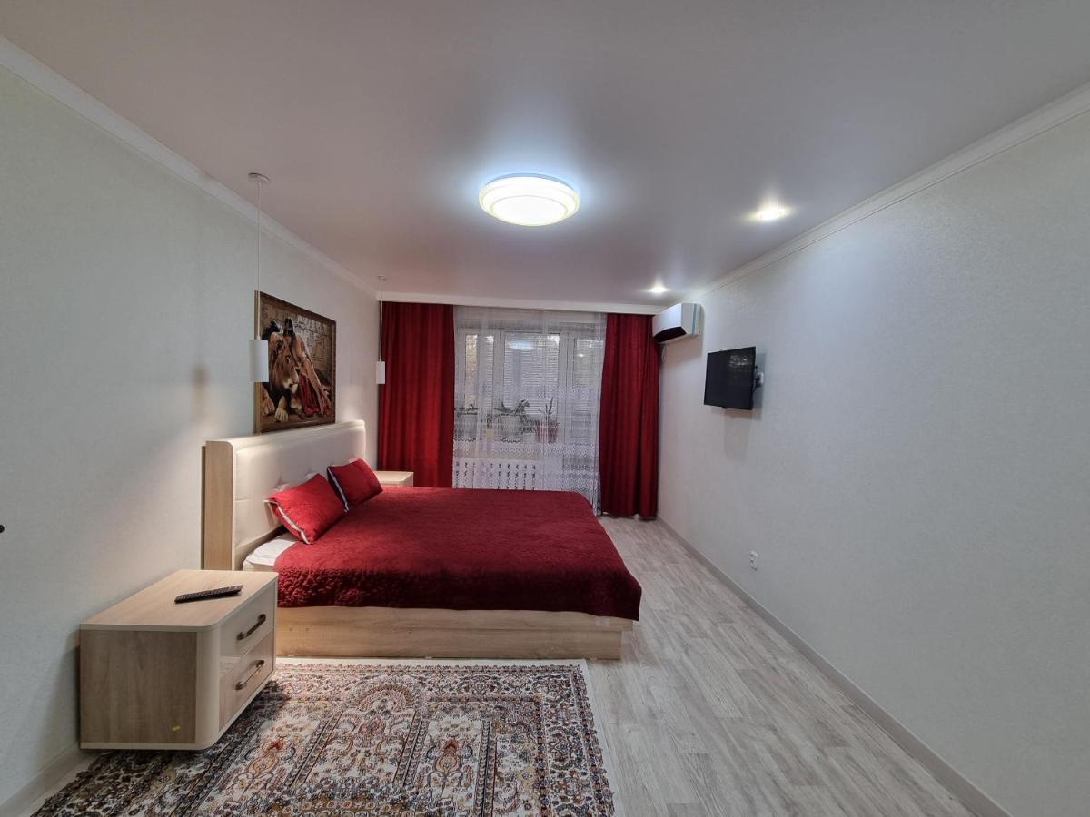 Посуточная Квартира На Мухита C Wi-Fi Uralsk Exterior foto