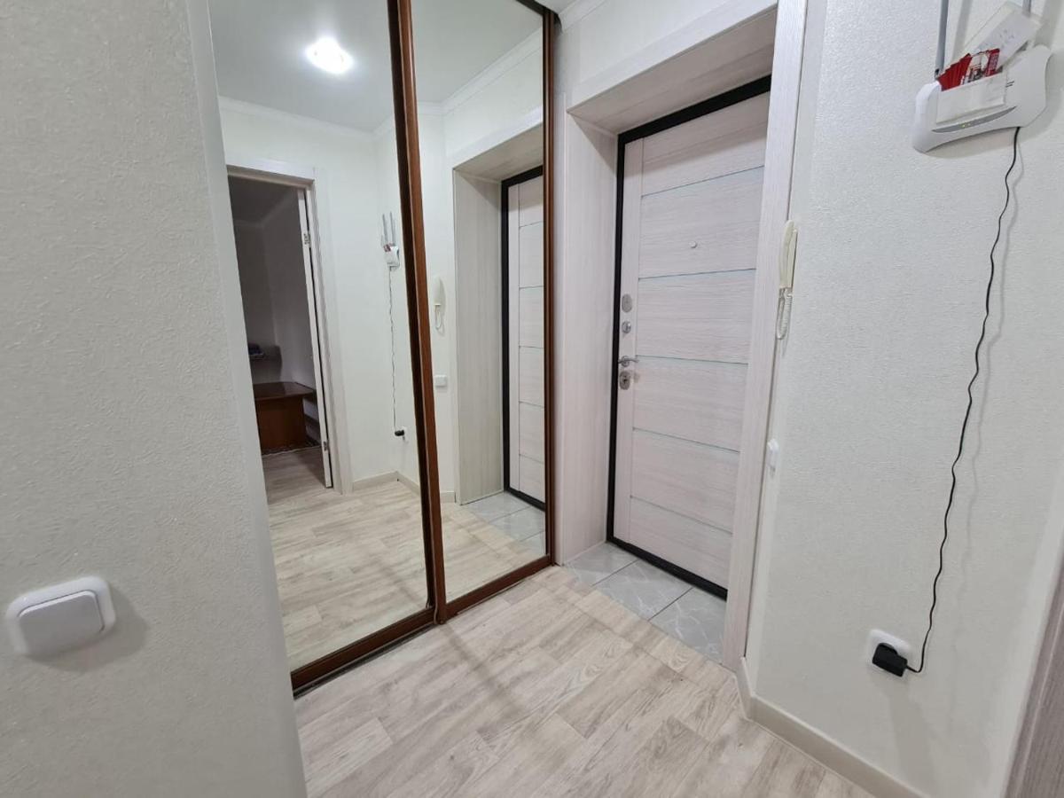 Посуточная Квартира На Мухита C Wi-Fi Uralsk Exterior foto